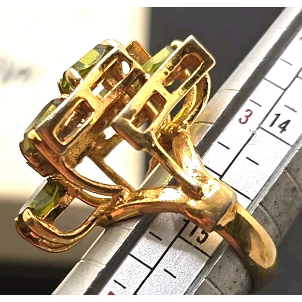 Vintage 18 K HGE Cocktail Ring Size 4 with Simulated Peridot Rhinestones Size 4